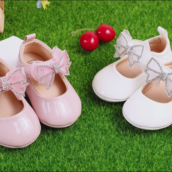 Front bow with rhinestones baby shoes. (Pink) CG5366