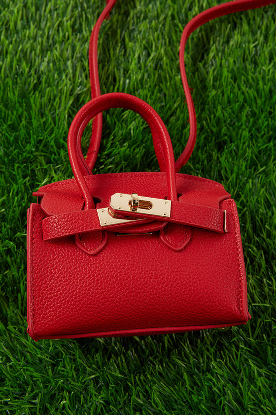 RED MINI PURSE. (SIZE LENGTH: 5.5" WIDTH: 2.5"  HEIGHT: 3.5) BBG601522007