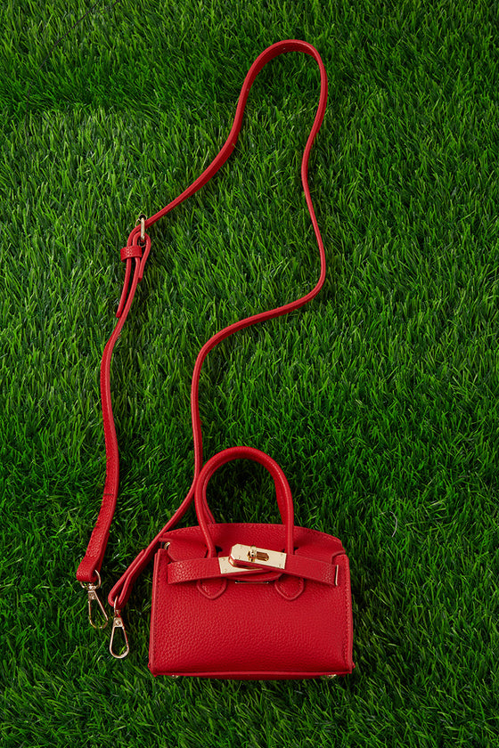 RED MINI PURSE. (SIZE LENGTH: 5.5" WIDTH: 2.5"  HEIGHT: 3.5) BBG601522007