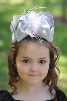  SHELL GRAY FEATHER HAIR BOW 7.50" WIDE 4PCS/$10.00 BW-007-F